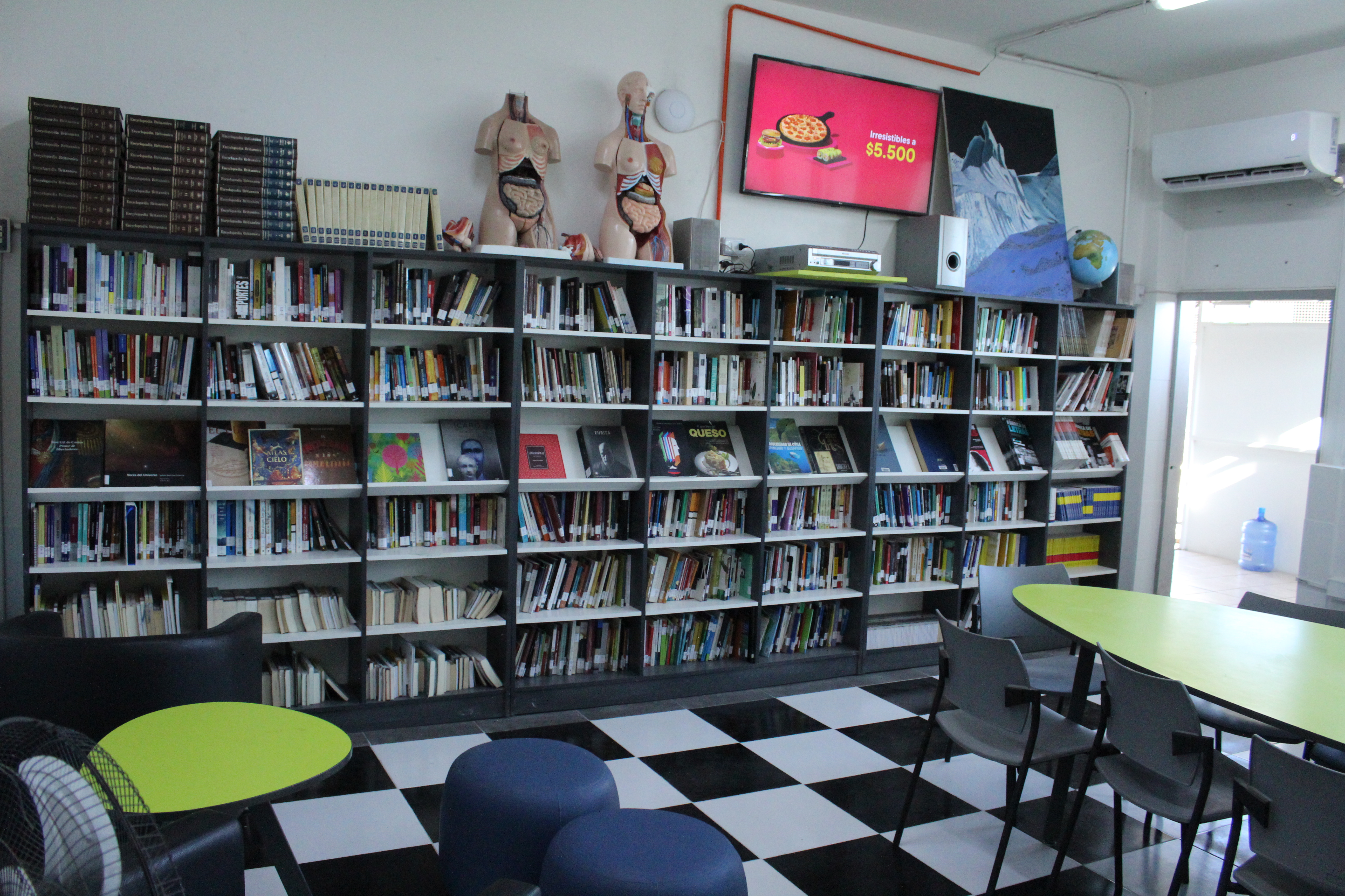 Biblioteca CDP Santiago Sur