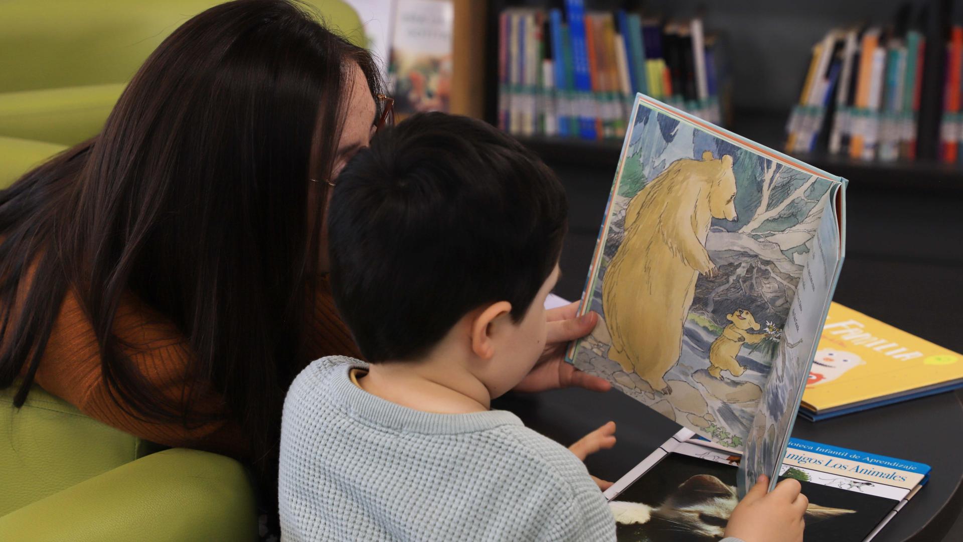 Si deseas leer gratuitamente visita cada una de las salas de la Biblioteca Regional Gabriela Mistral. 