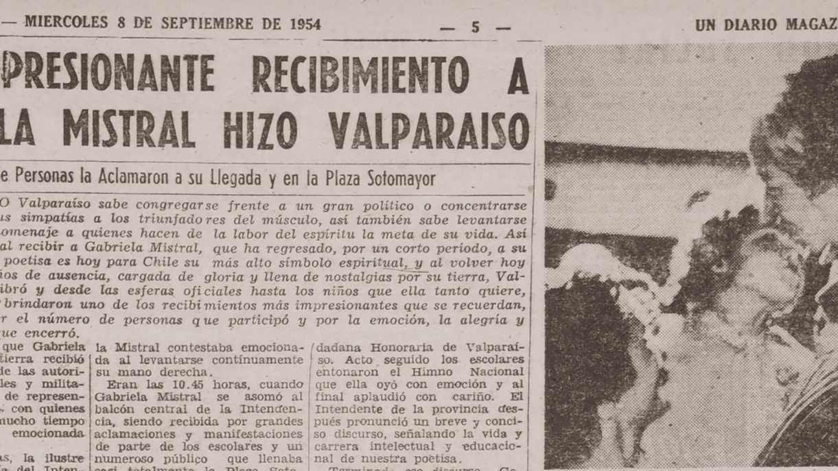Fotografía de prensa sobre recibimiento a Gabriela Mistral en Valparaíso