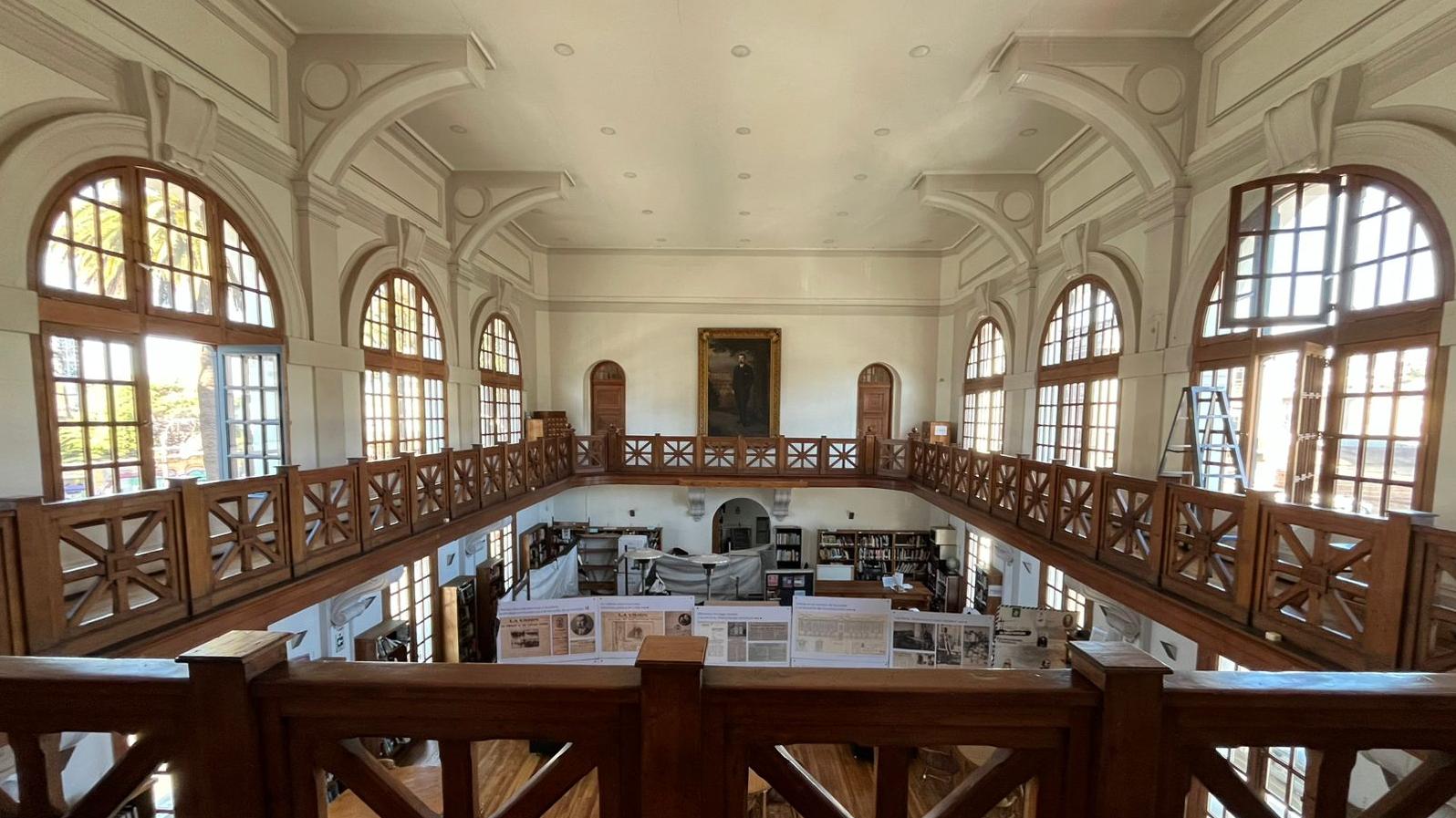 Imagen general del interior de la Biblioteca Santiago Severin