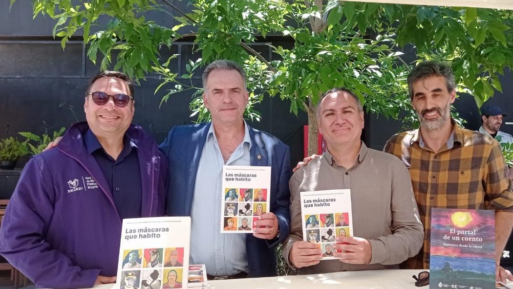 Bibliotecas en recintos penitenciarios y Red Leen presentan el libro «Las máscaras que habito»