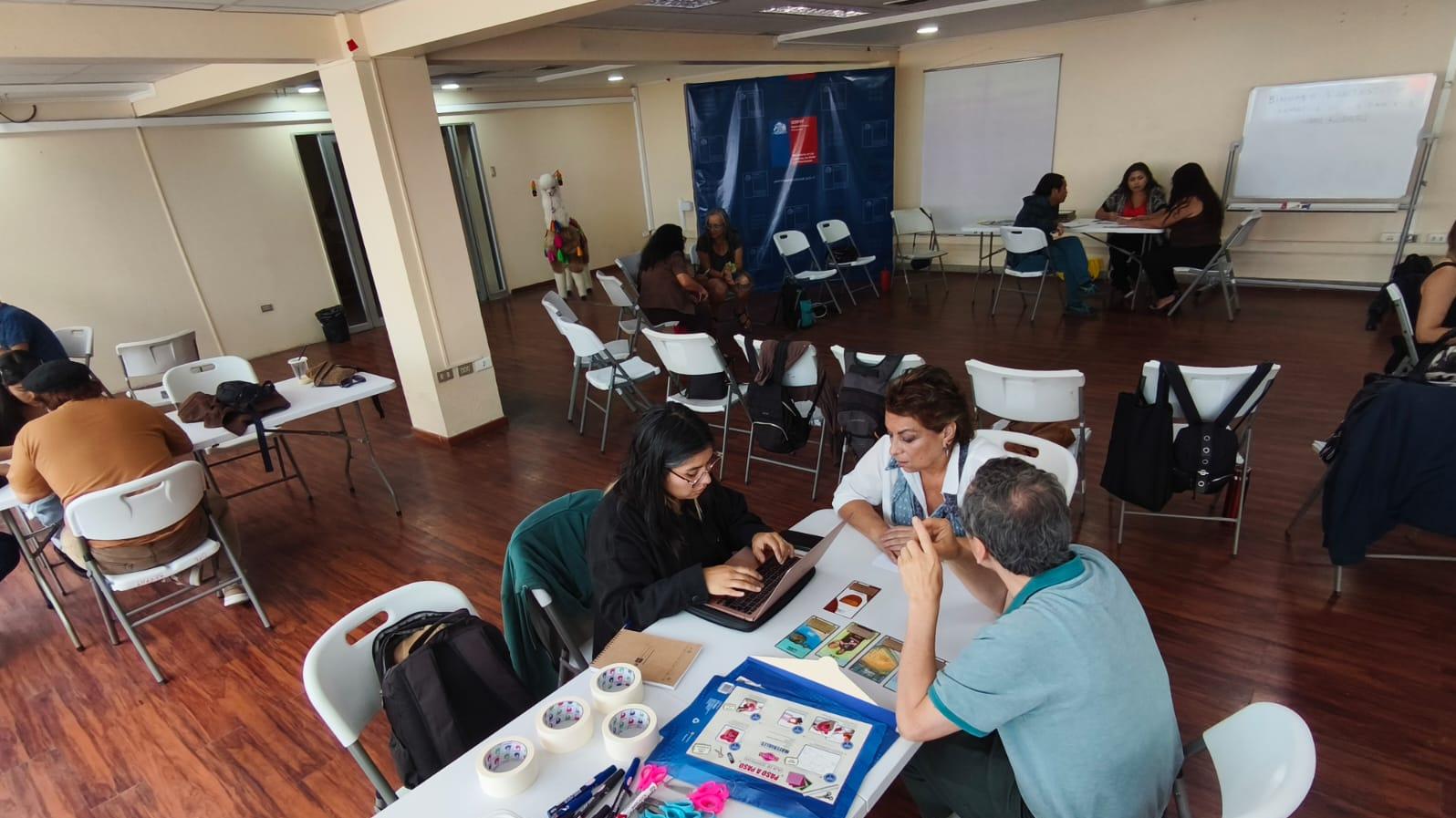 Encuentro regional de reunió a bibliotecarias y bibliotecarios de Arica y Parinacota