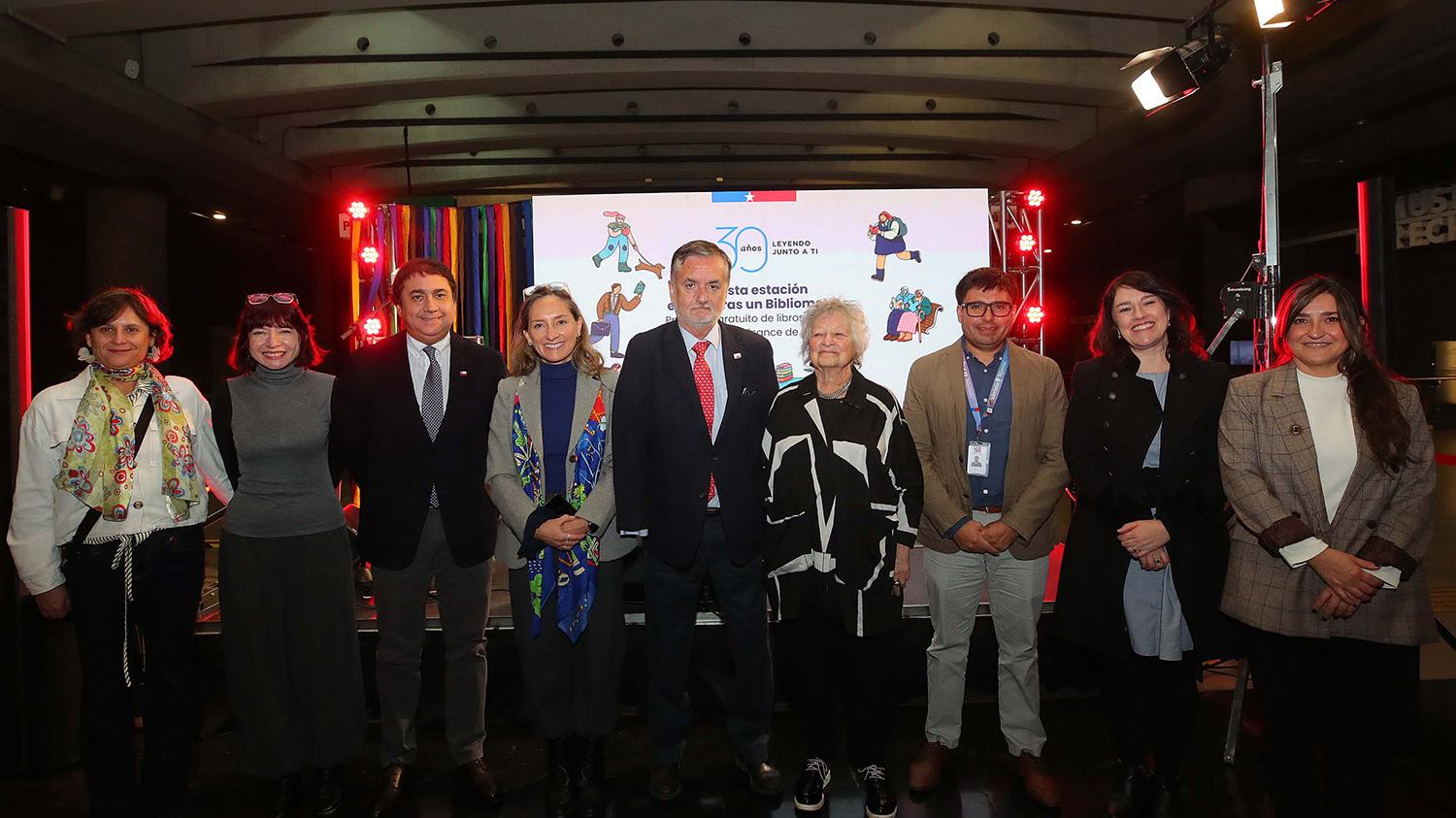 Ministerio de las Culturas celebra 30 años de Bibliometro acercando la lectura a miles de personas