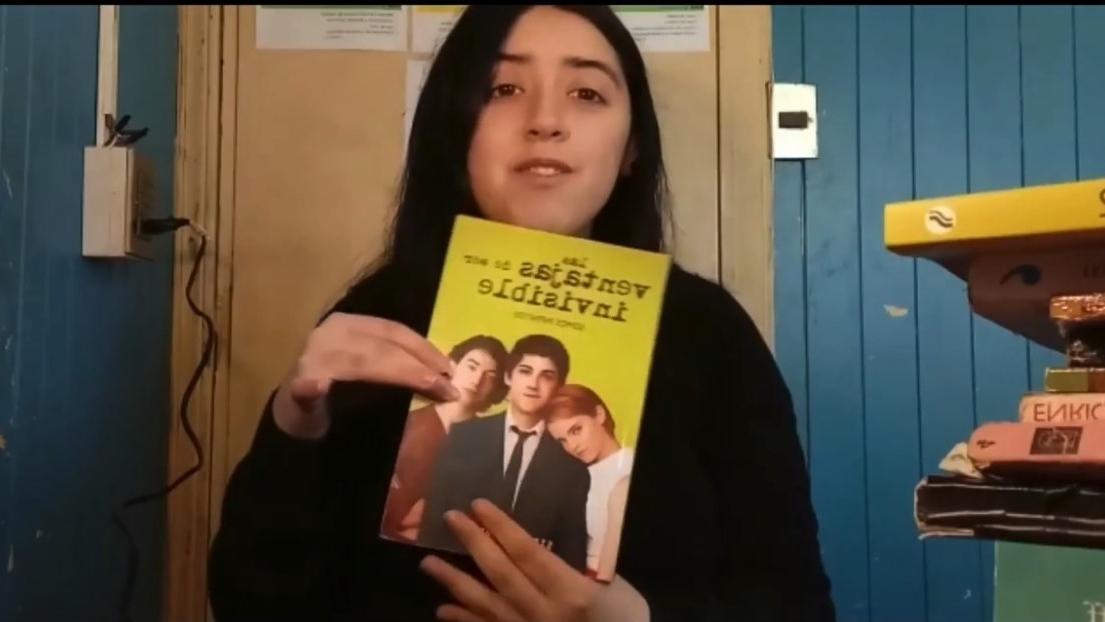 Kamila Almendra, ganadora del primer lugar en la categoría nuevos BookTubers 2021.