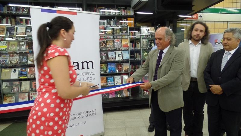 Con música y oferta de nuevos títulos se reabrieron bibliometros emblemáticos