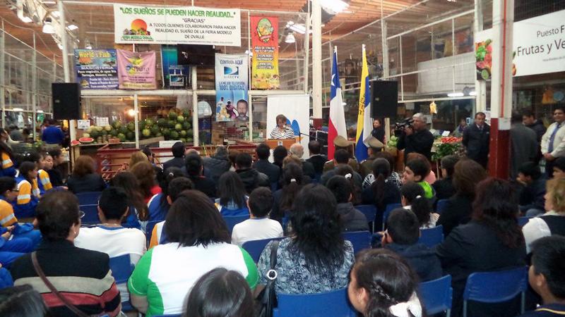 Inauguración del puesto en la Feria Modelo de Ovalle.