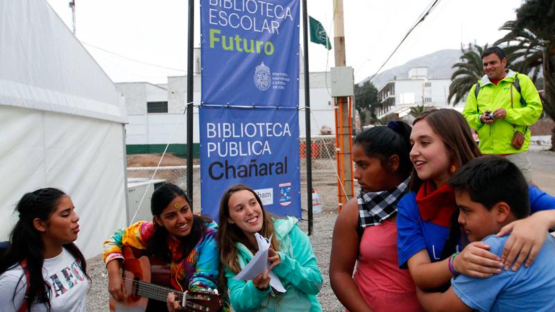 Biblioteca pública de campaña en Chañaral.