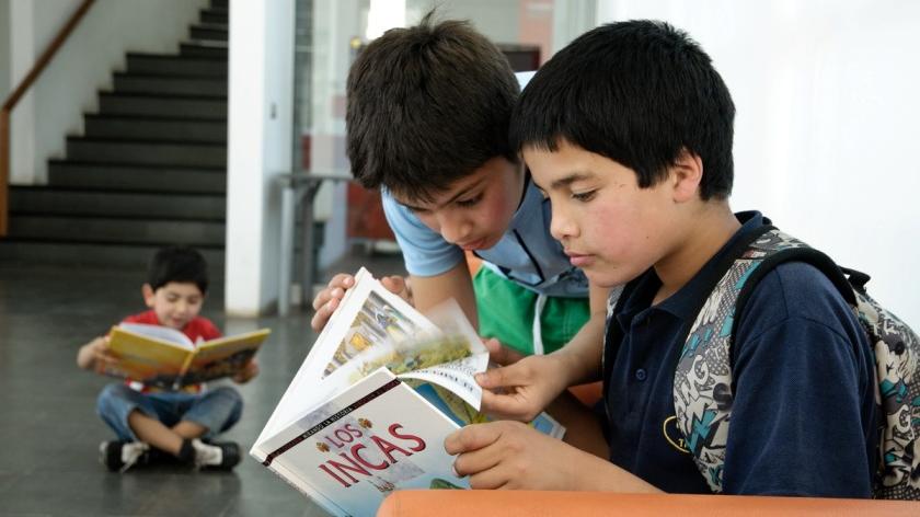 Usuarios de la Biblioteca Pública de Tiltil.