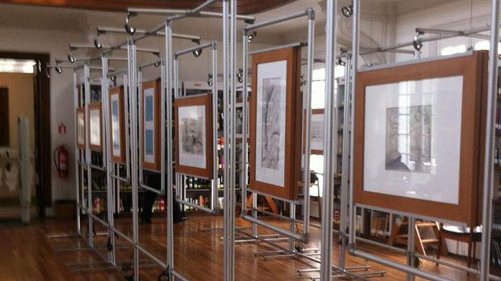 Reproducciones de los bocetos de Guernica en la BIblioteca Severin, Valparaíso.