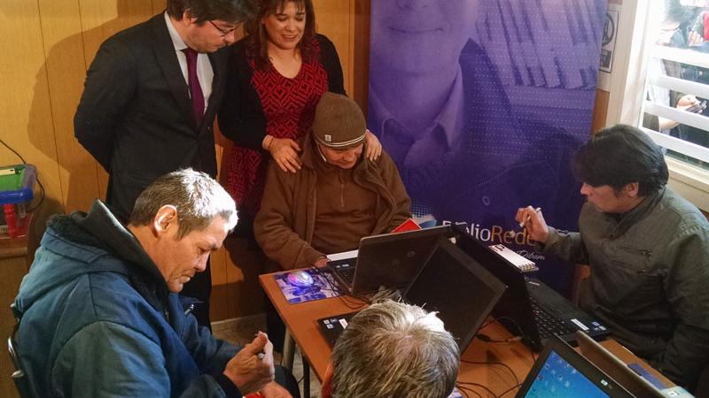 Ministro y Coordinadora Regional en el inicio de la capacitación en Centro Día.