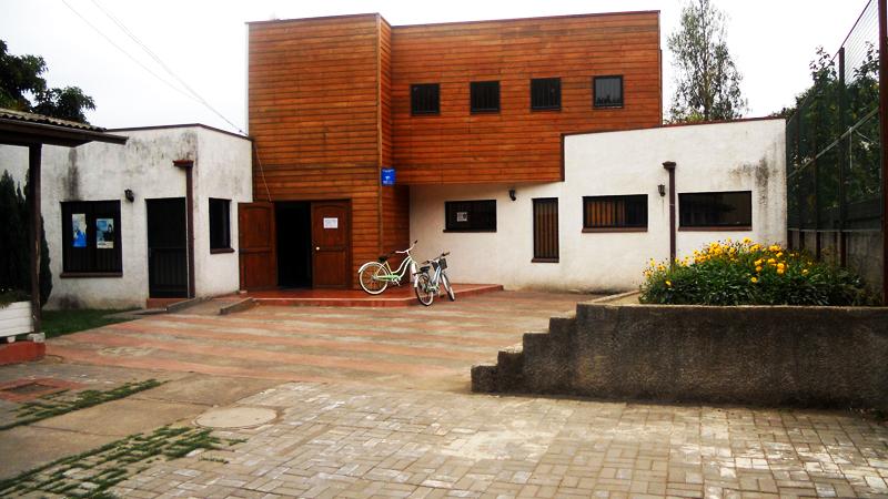 Fachada Biblioteca de Santa Juana.