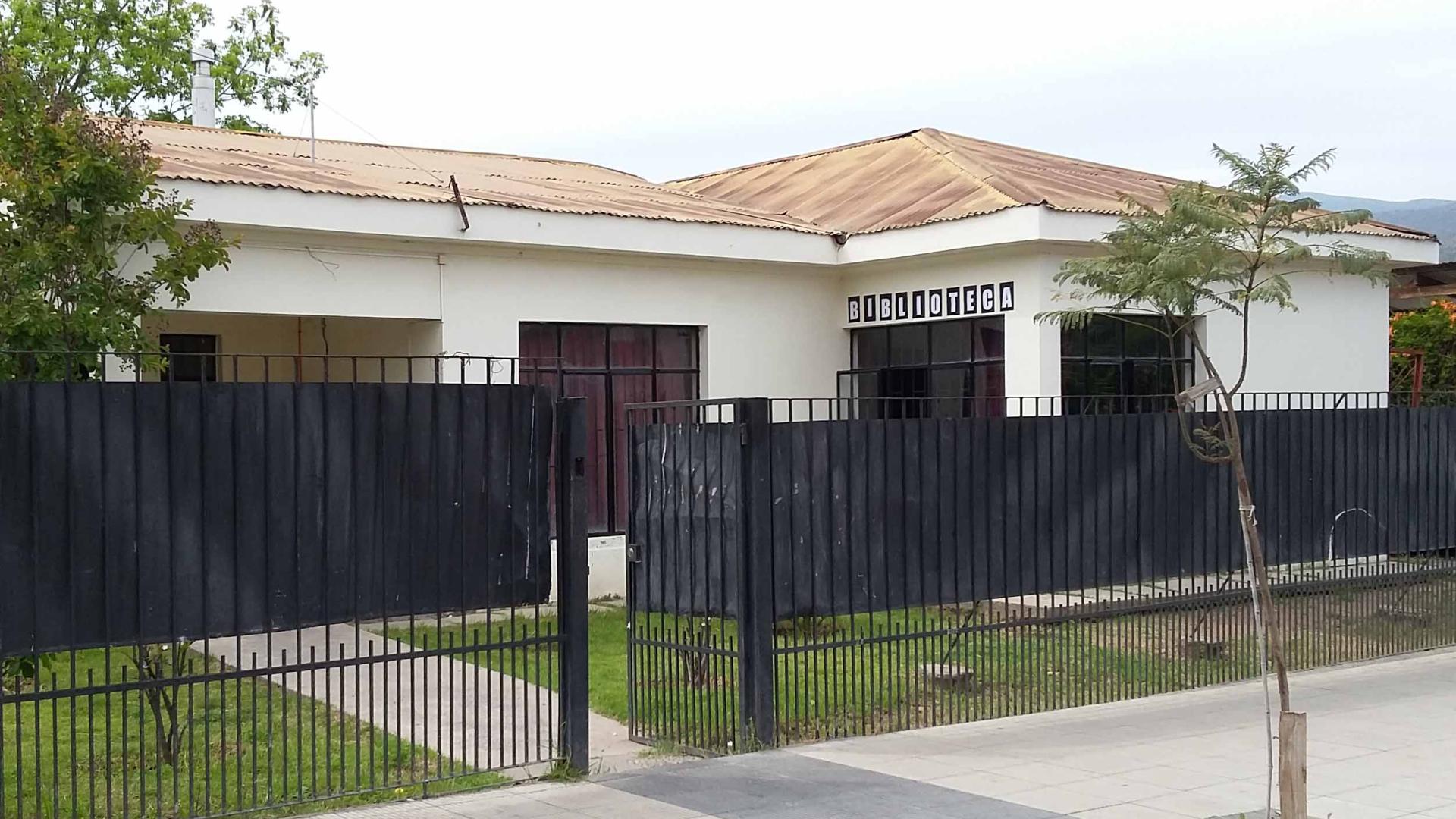 Fachada de la Biblioteca Pública de Salamanca.