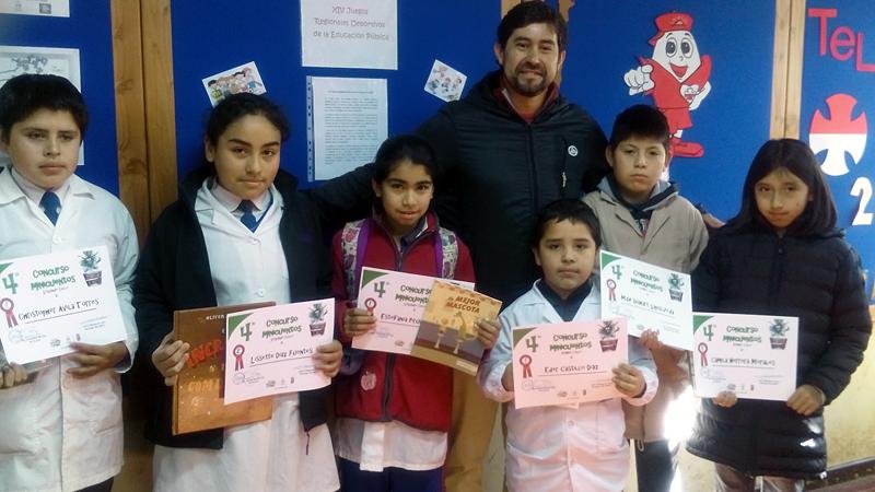 Los niños ganadores del concurso.
