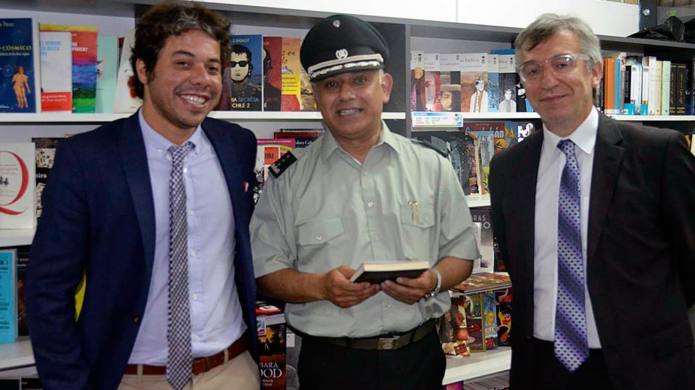 Autoridades de la Dibam y Gendarmería inauguraron el espacio.