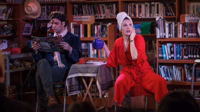 Los actores Maira Bodenhöfer y Felipe Contreras.