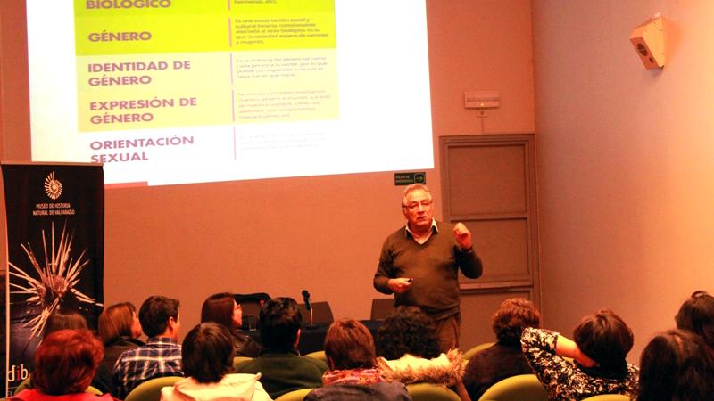 Charla a cargo del doctor Juan Baeza Correa.