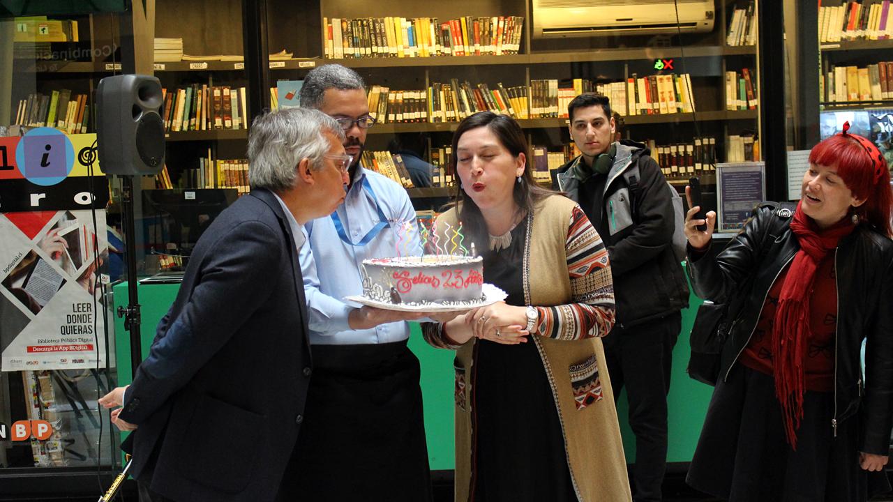 Celebración en Bibliometro de estación Plaza Egaña.