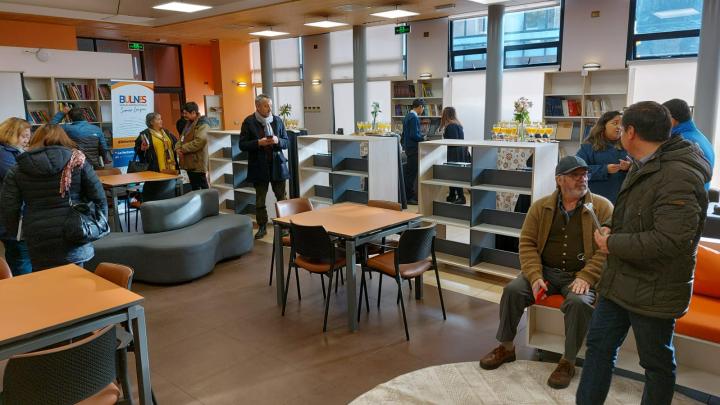 Biblioteca Pública de Bulnes inaugura nuevo mobiliario financiado a través de proyecto PMI 2022