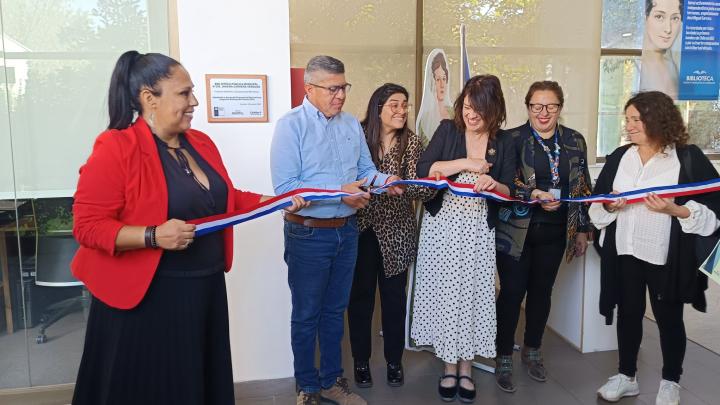 Biblioteca Pública de Cerrillos inaugura nuevo mobiliario financiado a través del fondo PMI