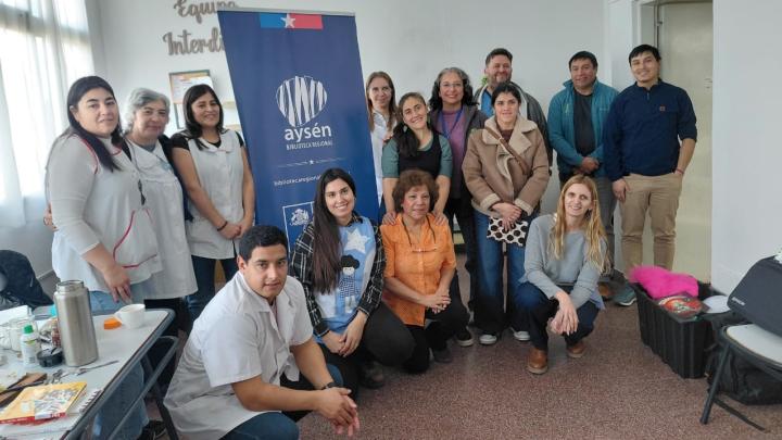 Equipo de la biblioteca en taller para técnicos en párvulos