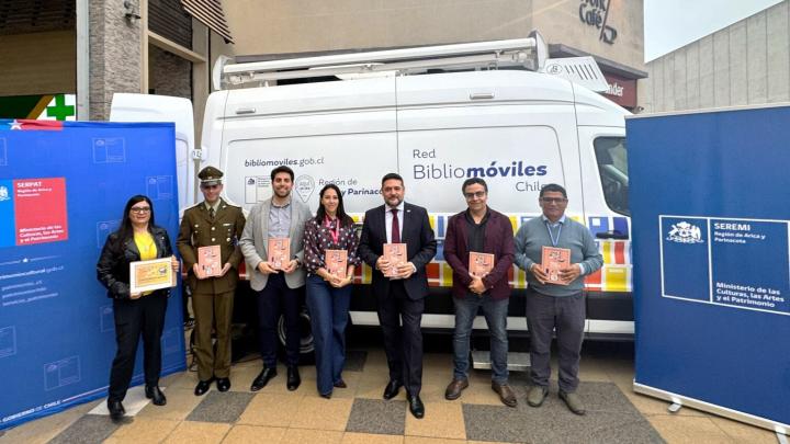 Bibliomóvil regional comienza su recorrido por Arica y Parinacota