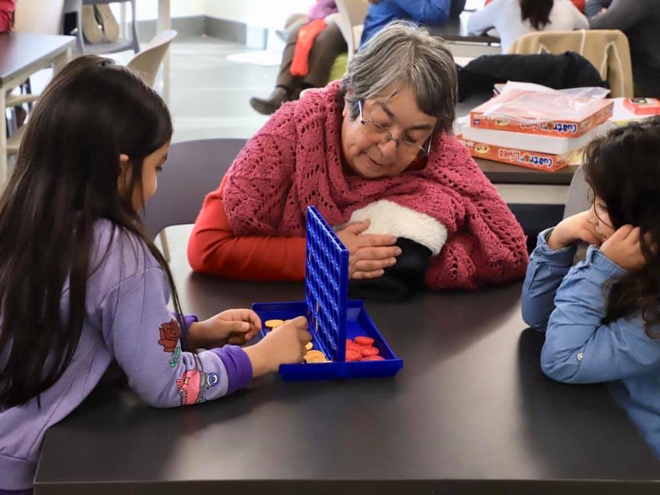 Ven a la ludoteca de la Biblioteca Regional Gabriela Mistral y disfruta con entretenidos juegos de mesa.