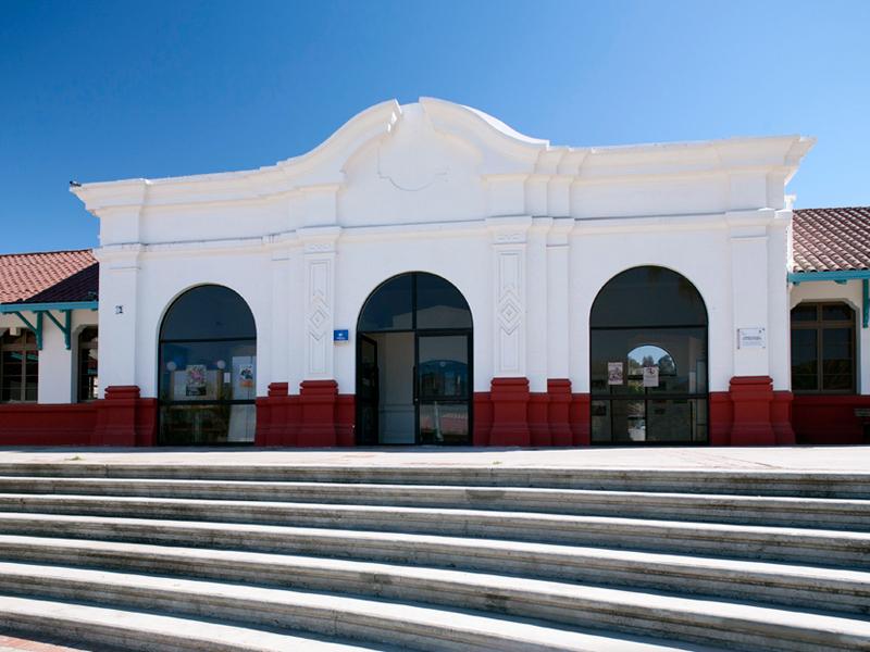 Frontis Biblioteca Pública de Ovalle y Museo de Limarí.