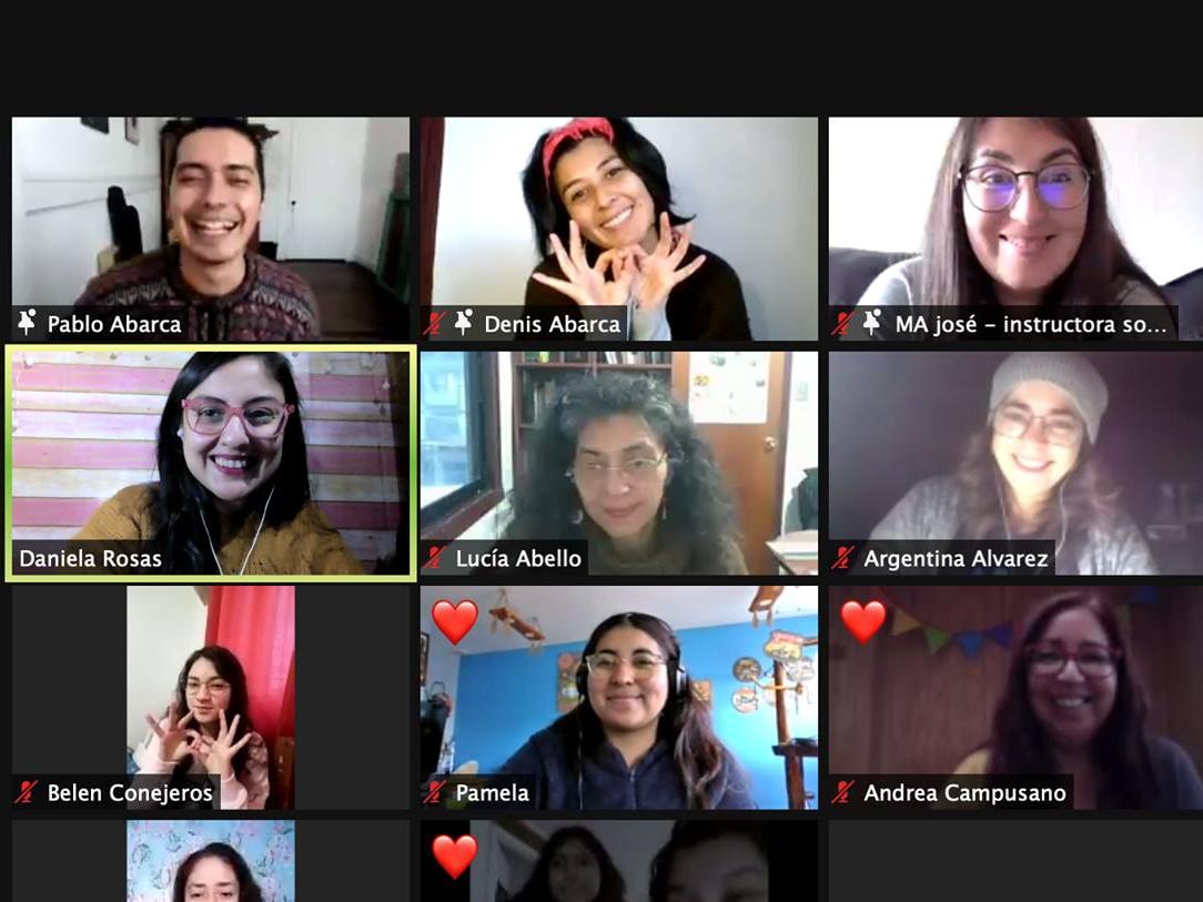 Cada capacitación, en la que participó un promedio de 40 personas, constó de cuatro clases sincrónicas vía Zoom.