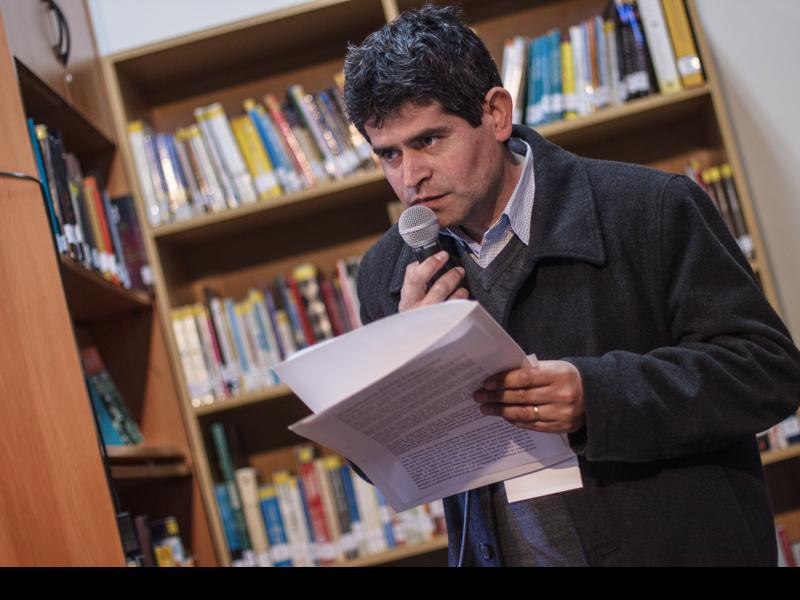 Imagen: Edwards Olivárez, encargado de la Biblioteca Pública de Coquimbo.