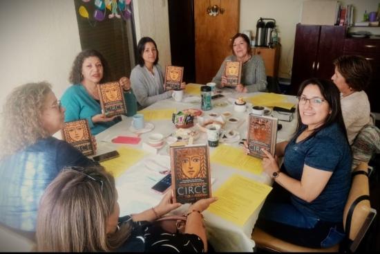 Club de lectura terapéutico para mujeres