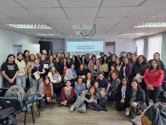 Bibliotecas públicas de la región de Los Lagos se reúnen en encuentro regional y participan del Congreso de Literatura Infantil