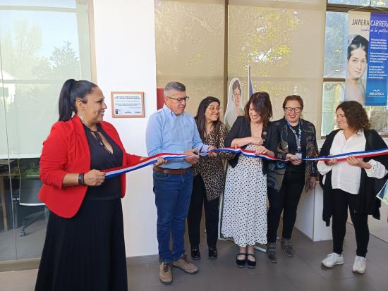 Biblioteca Pública de Cerrillos inaugura nuevo mobiliario financiado a través del fondo PMI