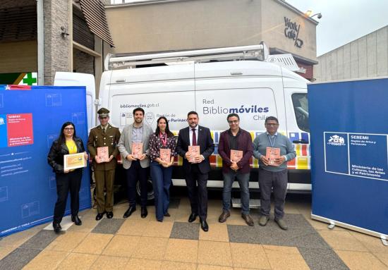 Bibliomóvil regional comienza su recorrido por Arica y Parinacota