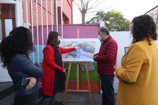 Paula Larraín, subdirectora del Sistema Nacional de Bibliotecas Públicas y el alcalde de la I. Municipalidad de Concón Oscar Sumonte, en la inauguración de la remodelada Biblioteca Pública Municipal "José Alejandro Naranjo Toro".