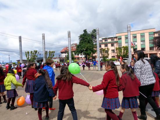 Escolares homenajearon a nuestra Premio Nobel.
