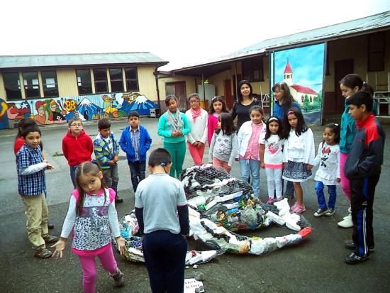 La obra colectiva fue bautizada "Pájaro enfermo".