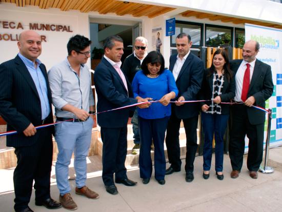 Autoridades reinauguraron la biblioteca.