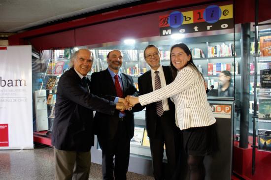 Autoridades de Metro y la DIBAM reinauguran el módulo.