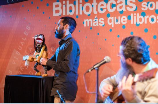 "Santos, pícaros y espantos", con Esteban Herskovits y Raúl Talo Pinto.