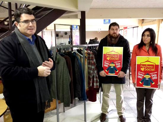 Biblioteca Pública de Curicó se une a campaña "Perchero Social"