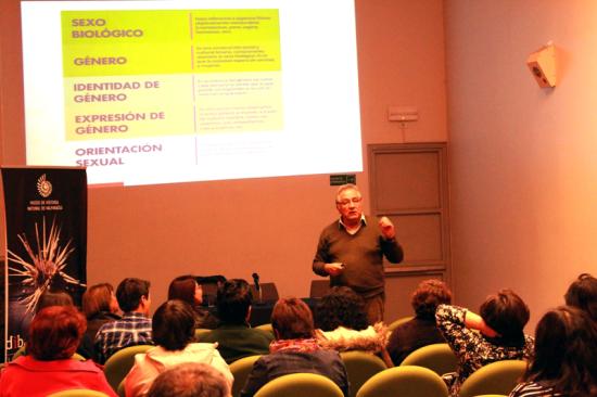 Charla a cargo del doctor Juan Baeza Correa.