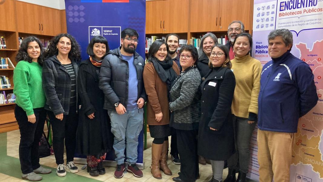 Conductores de la red de clubes de la región de Coquimbo y equipo de la CR de bibliotecas públicas