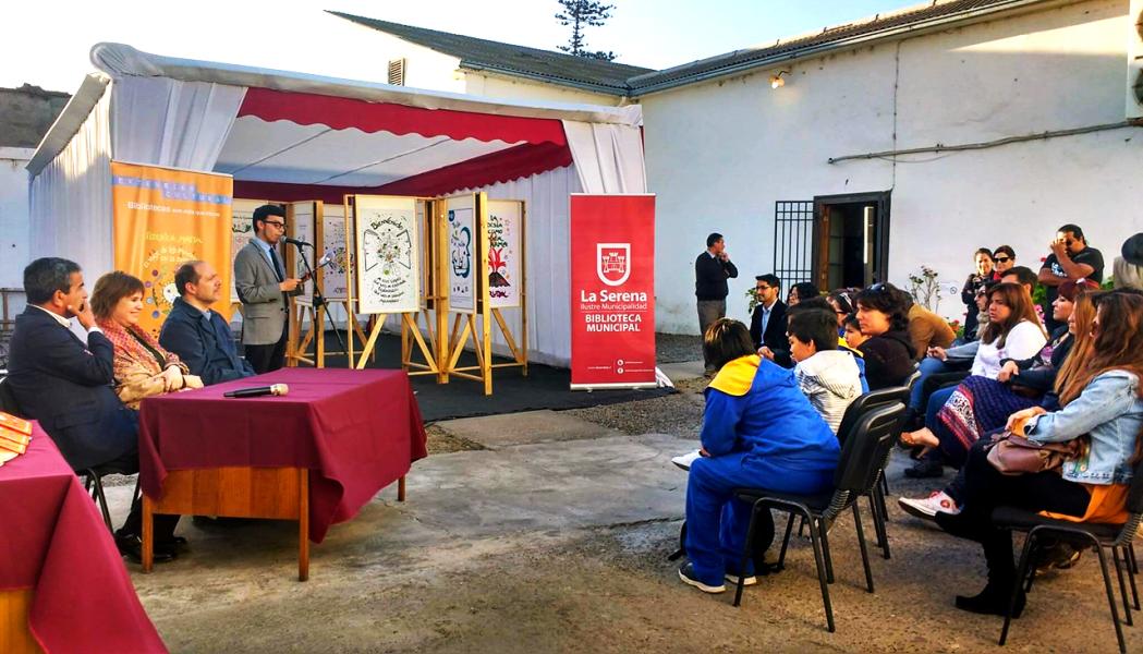 La artista asistió personalmente a la inauguración de la muestra, además de realizar talleres con niños de La Serena.