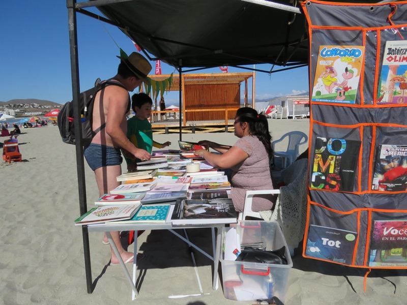 Títulos infantiles, juveniles y de literatura universal; desde relatos breves hasta novelas románticas, reportajes, revistas, libros de cocina y cómics.