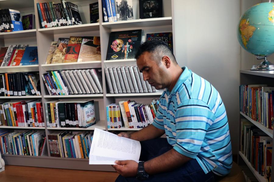 Enrique González, interno y usuario de la biblioteca.