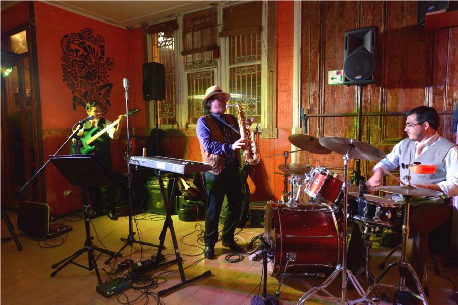 Espectáculo de jazz a cargo de Alberto Díaz Parra.
